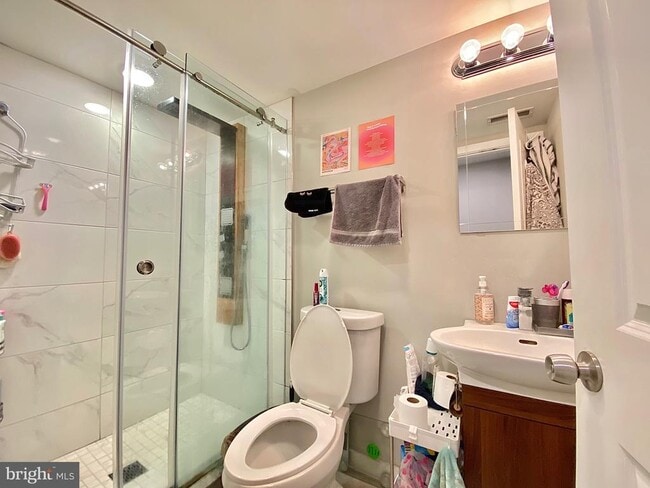 Building Photo - 2020 N Carlisle St