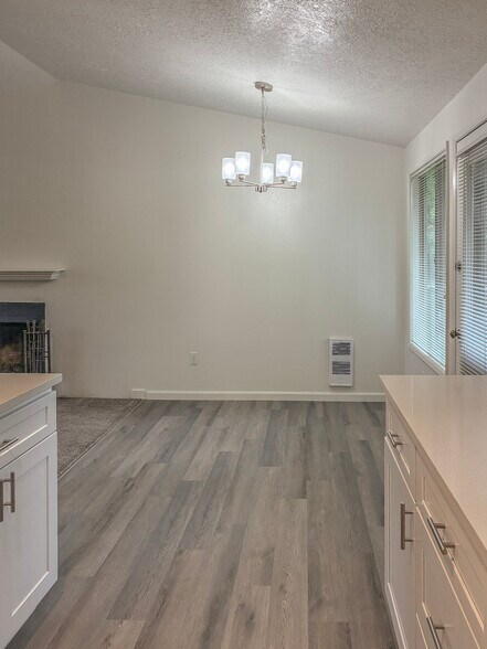 Building Photo - 6765 Montauk Cir