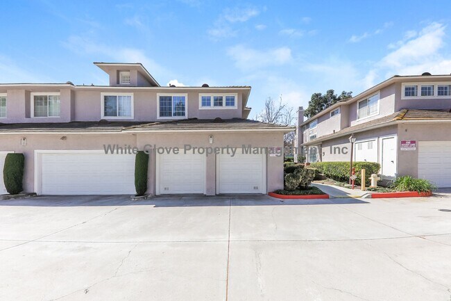 Building Photo - 3 Bedroom Plus Loft Condo in Gated Chino Hills Community