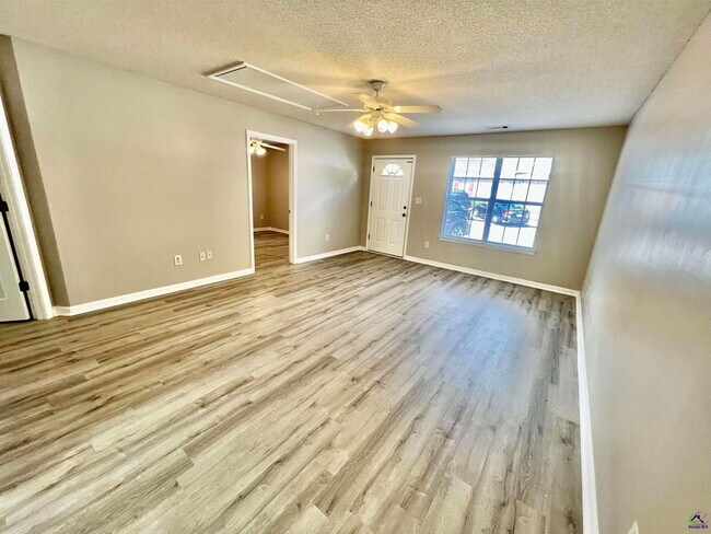 Building Photo - 246 Katelyn Cir