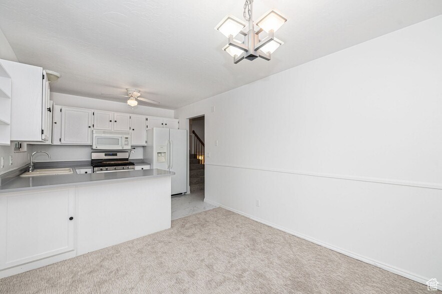 Building Photo - 6329 S Fairwind Dr