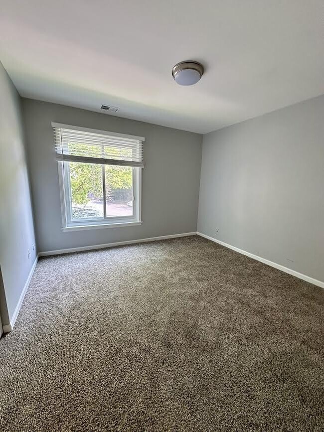 Building Photo - 1499 Shermer Rd