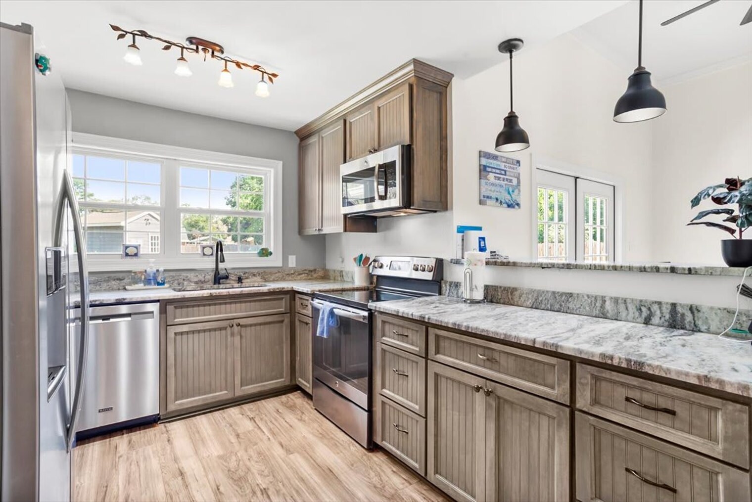 Building Photo - 5012 Deborah St