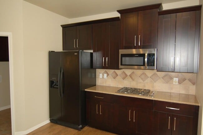 Building Photo - 3327 Castleberry Village Dr