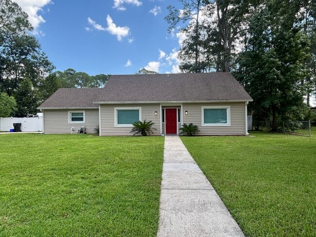 Building Photo - Beautifully Remodeled Home / Plenty of Add...