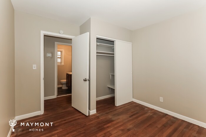 Building Photo - 6059 Holiday Blvd