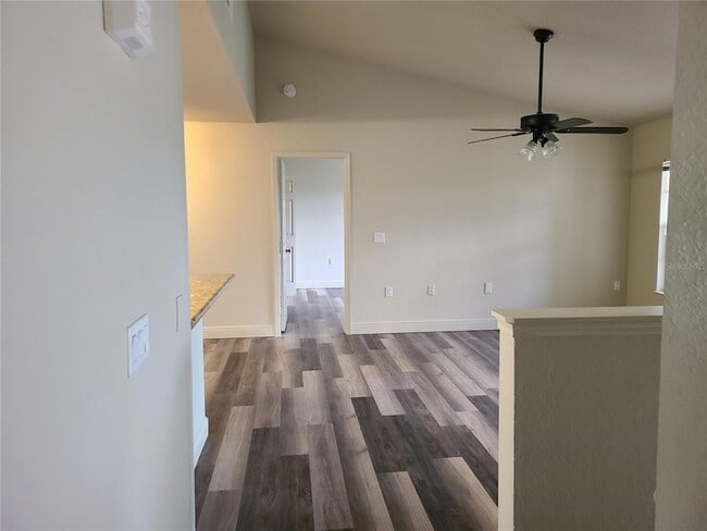 Building Photo - 8911 Manor Loop