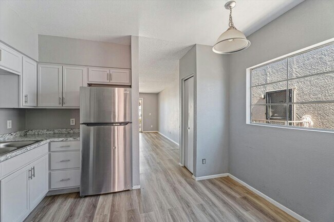 Building Photo - 2814 E Marconi Ave