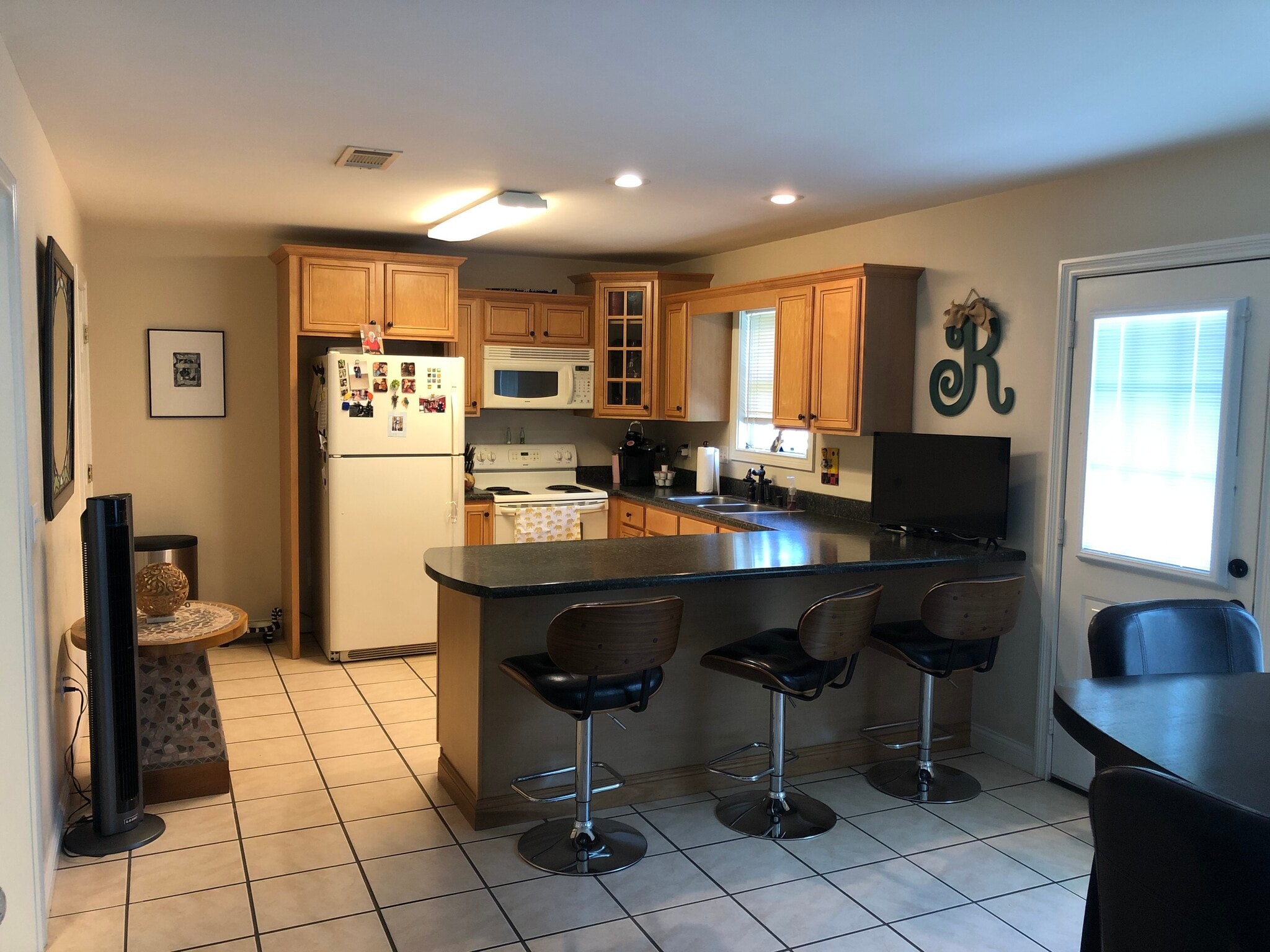 Kitchen w/ walk in pantry - 1504 Mildred Dr
