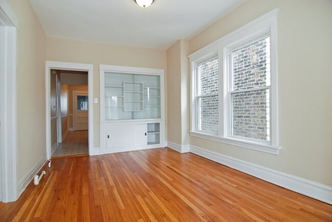 Building Photo - 1470 W Berwyn Ave