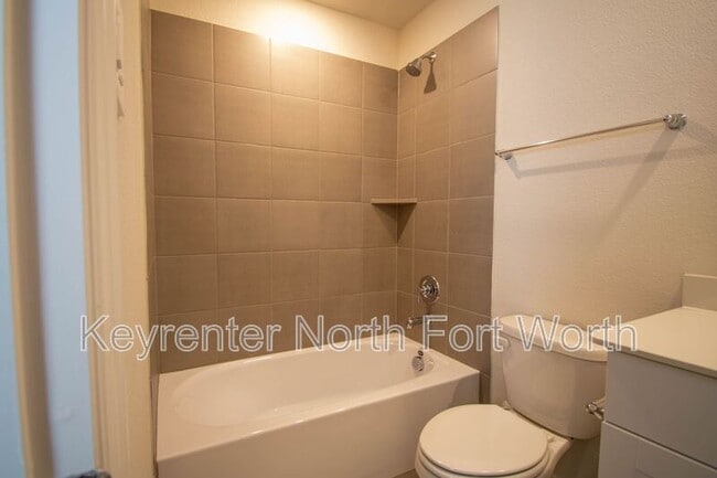 Building Photo - 2106 Dunbar Dr