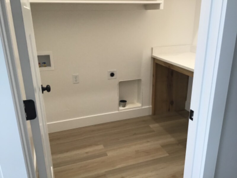 Building Photo - 209 Huntington St