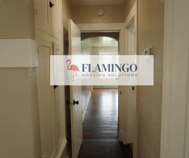 Building Photo - Charming 2 Bedroom, 1 Bath Home – Refinish...