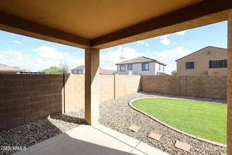 Building Photo - 18009 W Sunnyslope Ln