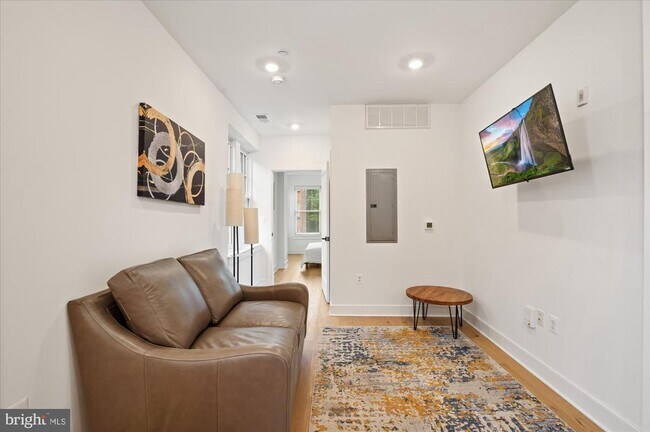 Building Photo - 2869 28th St NW