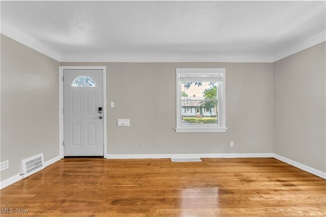 Building Photo - 11901 Kensington Ave