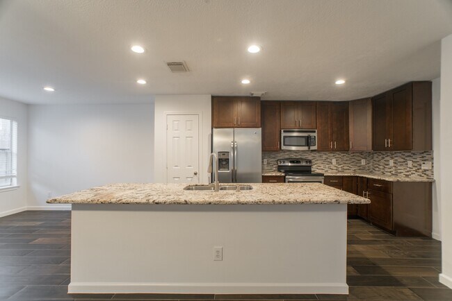 Building Photo - 226 Blushwood Pl
