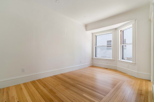 Building Photo - 26 Beals St