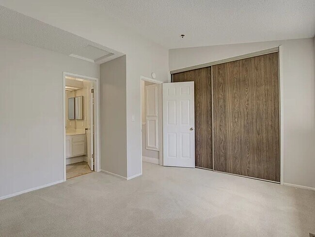 Building Photo - Outstanding 2BD/2BA Condo Near Pleasant Hill BART – Walnut Creek