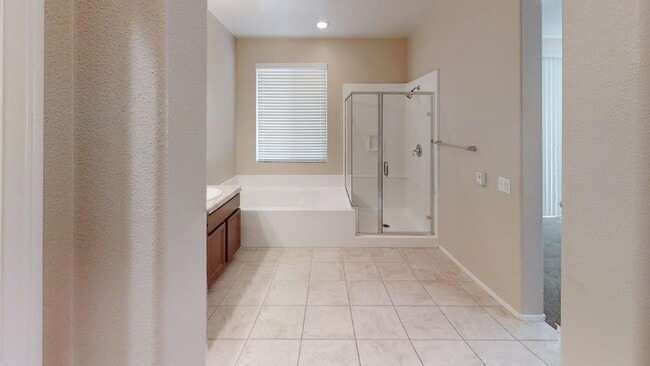 Building Photo - Singleton Heights 4 bedroom 3 1/2 bath Home