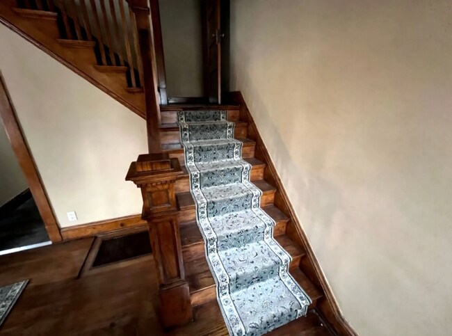 Building Photo - 2214-2216 7th Ave