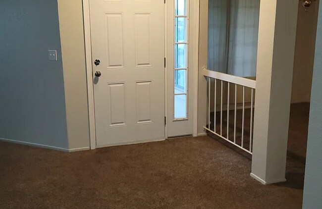 Building Photo - Spacious 4/2 Ranch (Avail 7/15) - Please r...