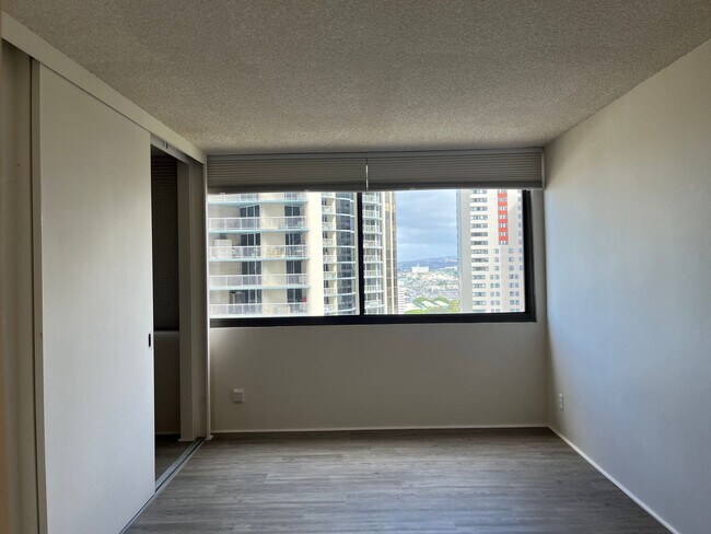 Building Photo - 1255 Nuuanu Ave