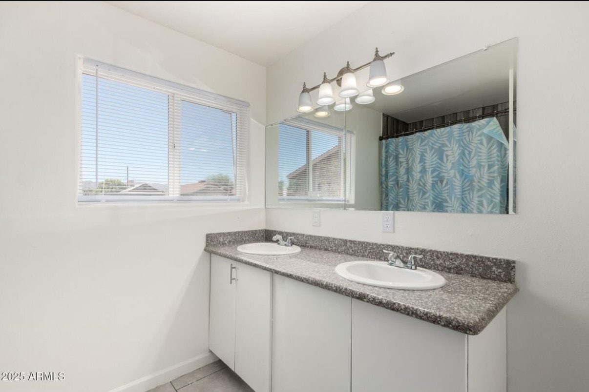 Building Photo - 2828 E Chipman Rd