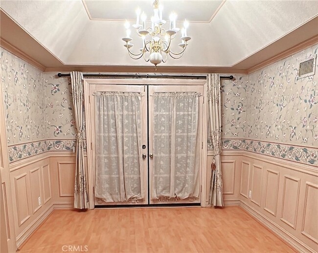 Building Photo - 232 E Floral Ave