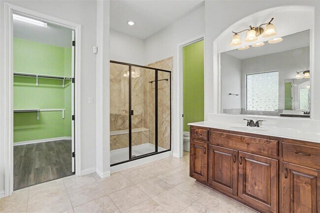 Building Photo - 1020 Winding Way Dr