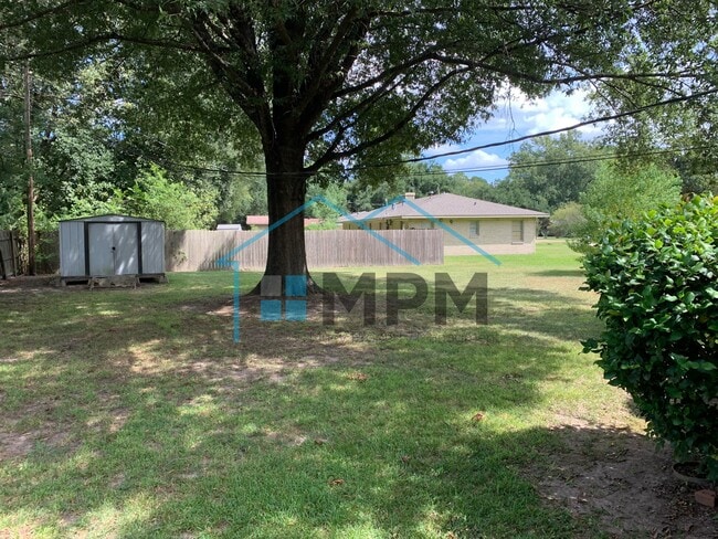 Building Photo - 406 Beasley St