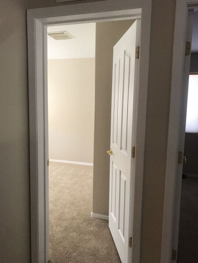 Building Photo - Spacious Marana Living with Loft & Low-Maintenance Appeal