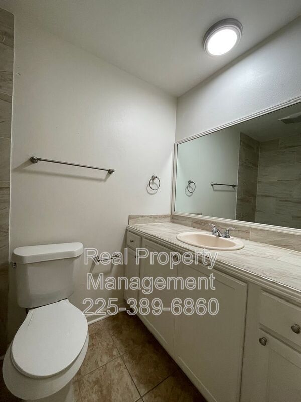 Building Photo - 5084 Cumberland Cove Dr