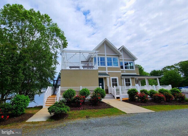 Building Photo - 18 Willow Glen Ct