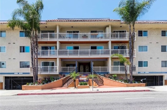 Primary Photo - Top Floor 1 bedroom apartment Hermosa Beach