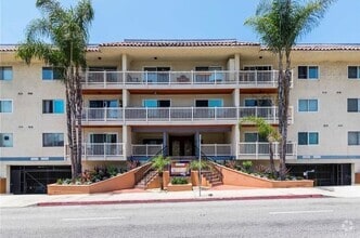 Building Photo - Top Floor 1 bedroom apartment Hermosa Beach