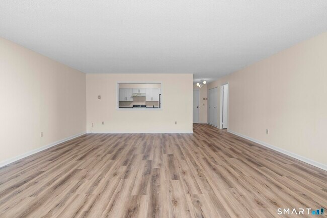 Building Photo - 1460 Elm St