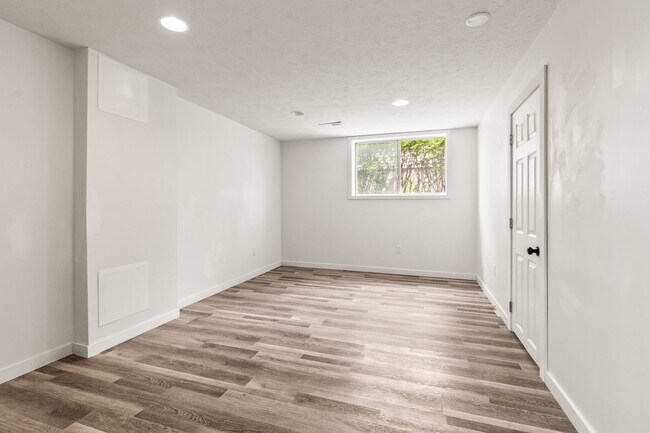 Building Photo - Coming Soon April 1st