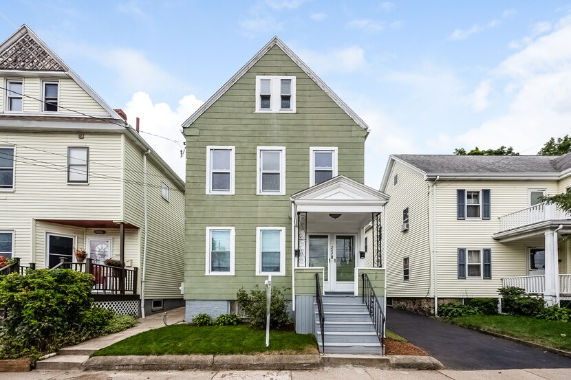 Building Photo - 244 Sycamore St