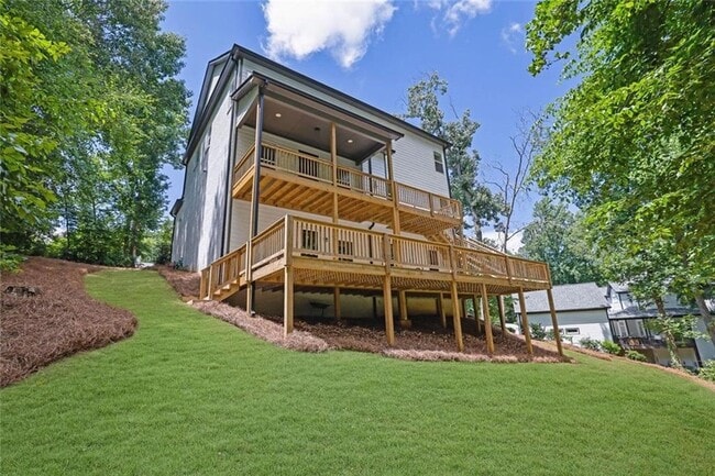 Building Photo - 6181 Shoreland Cir