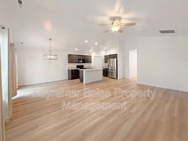 Building Photo - 2929 W Silver River St