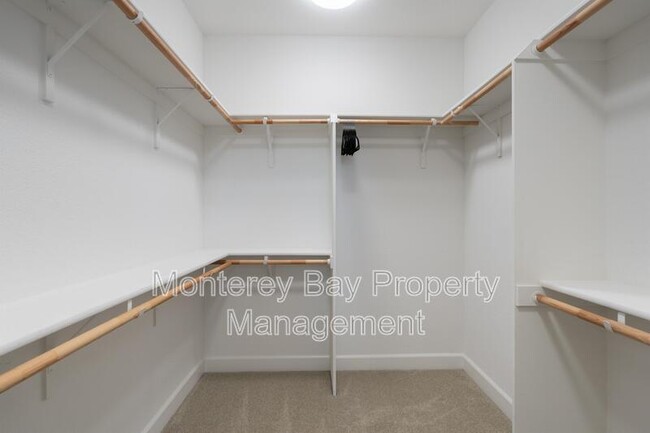 Building Photo - 230 9th St