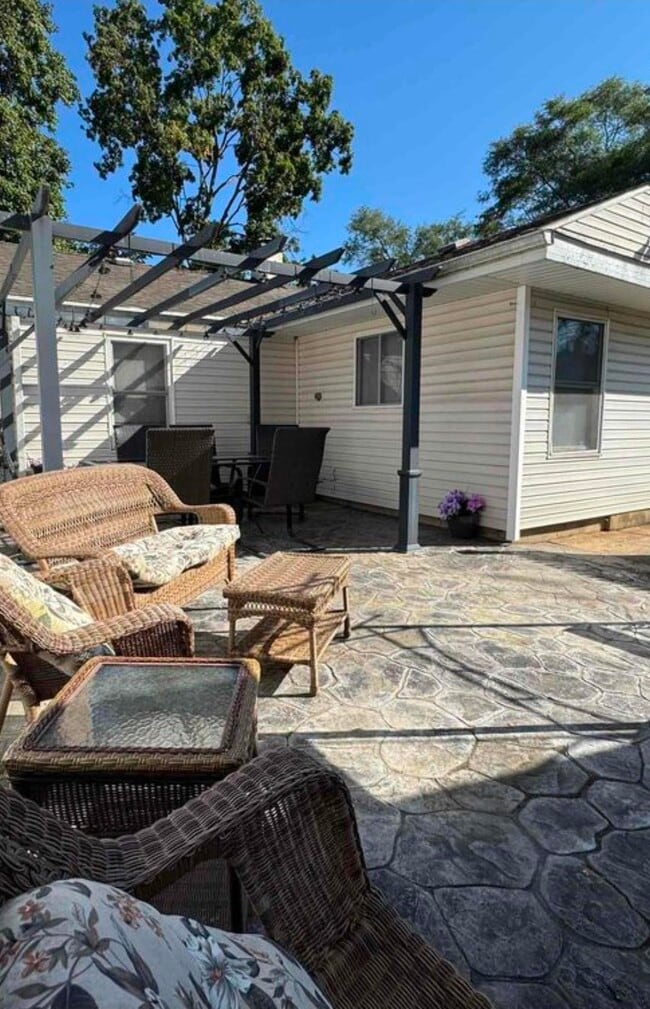 Building Photo - 806 Roosevelt St