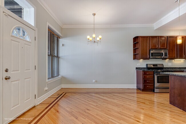 Building Photo - 4852 S Prairie Ave