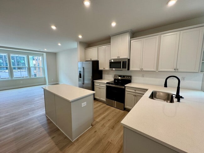 Building Photo - New Construction in Southend