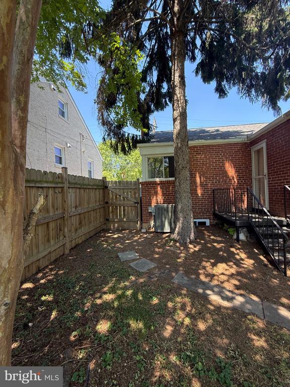 Building Photo - 4616 Rosedale Ave