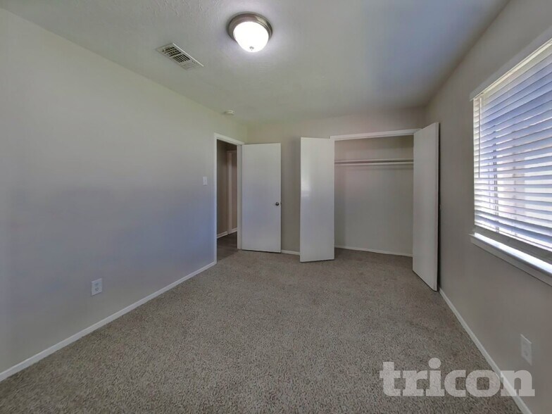 Building Photo - 23110 Newgate Dr