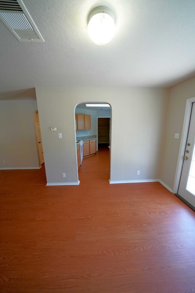 Building Photo - 2 Story Home Available in Cibolo! Realtor commission: $500