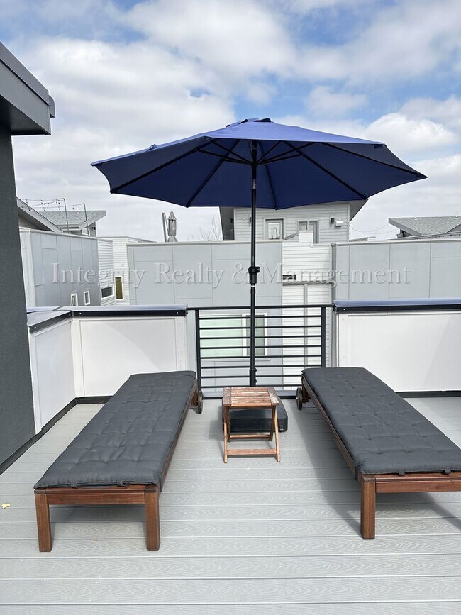 Building Photo - 2939 W 23rd Ave