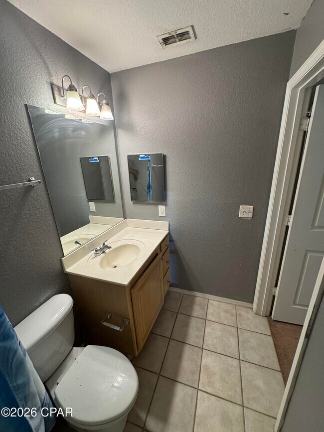 Building Photo - 303 Lighthouse Rd